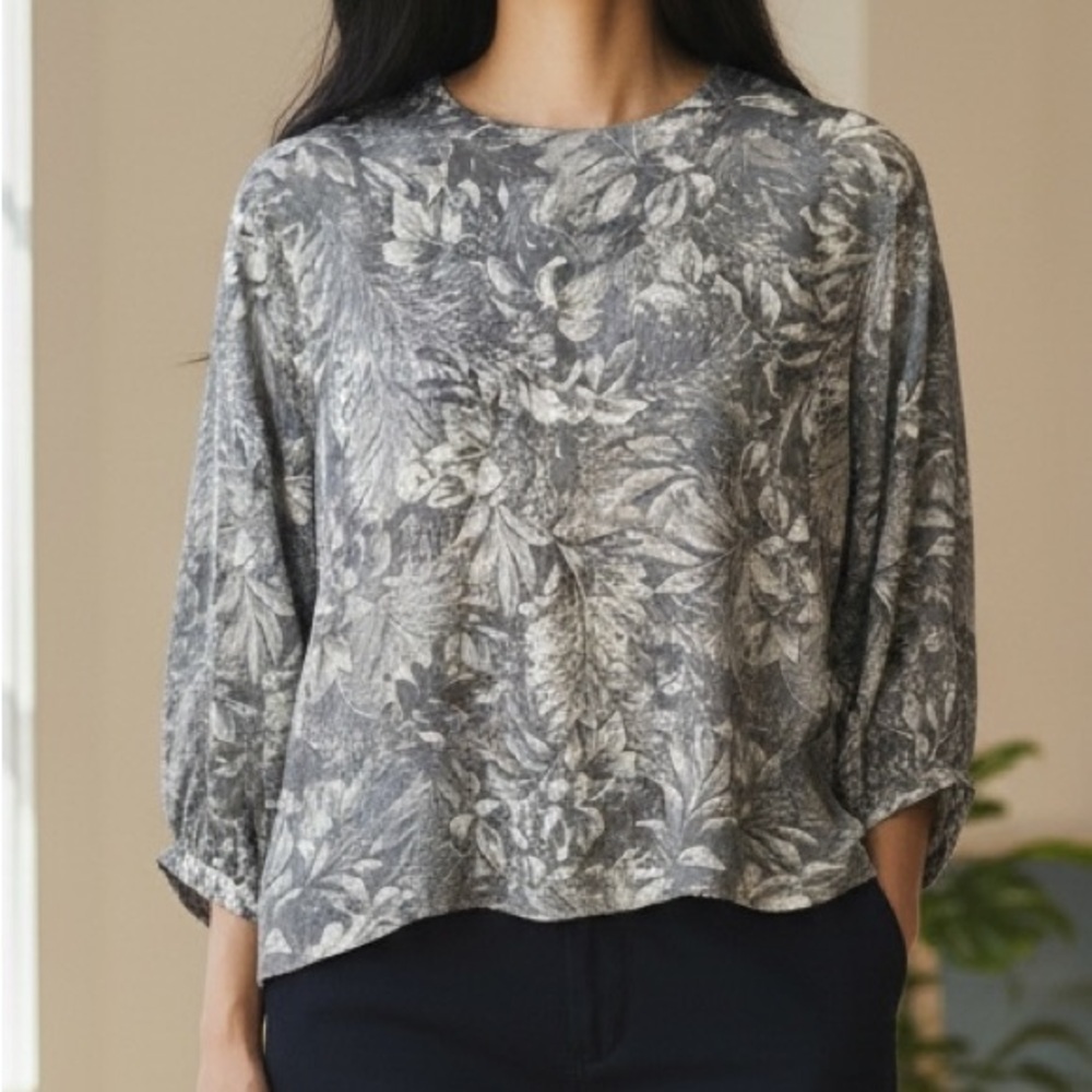 The Basement Women's Long Sleeve Blouse Open Tie Sides Light Gray White Floral